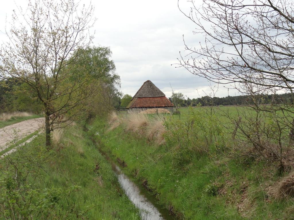 Luxurious Chalet In Oud Turnhout With Large Garden Villa Oud-Turnhout ภายนอก รูปภาพ