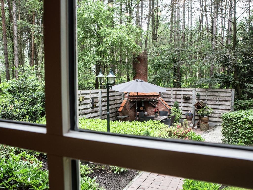 Luxurious Chalet In Oud Turnhout With Large Garden Villa Oud-Turnhout ภายนอก รูปภาพ