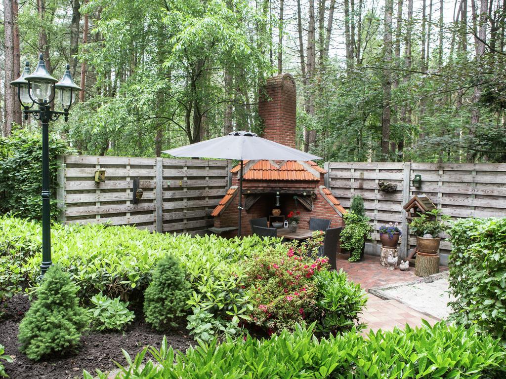 Luxurious Chalet In Oud Turnhout With Large Garden Villa Oud-Turnhout ภายนอก รูปภาพ