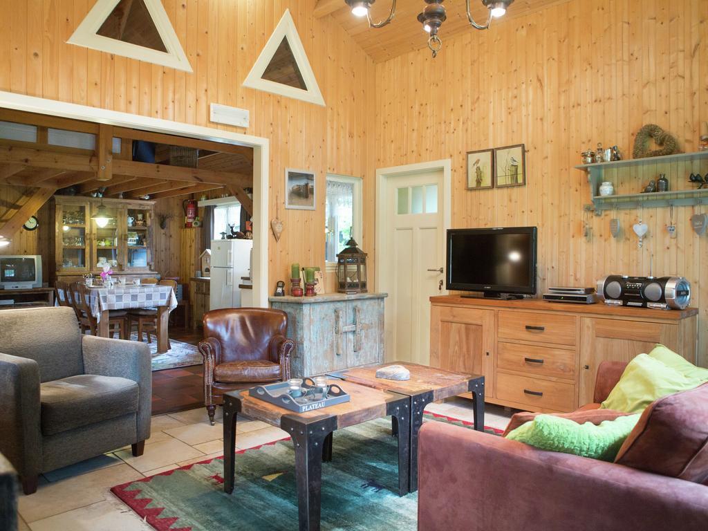 Luxurious Chalet In Oud Turnhout With Large Garden Villa Oud-Turnhout ภายนอก รูปภาพ