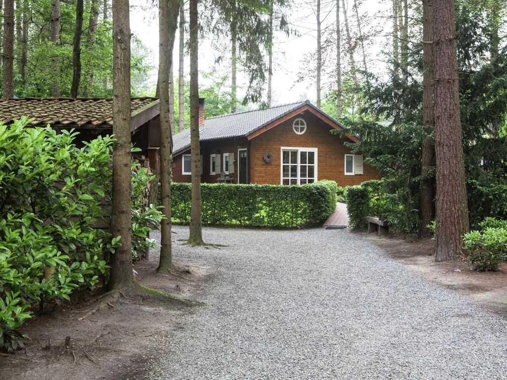 Luxurious Chalet In Oud Turnhout With Large Garden Villa Oud-Turnhout ภายนอก รูปภาพ