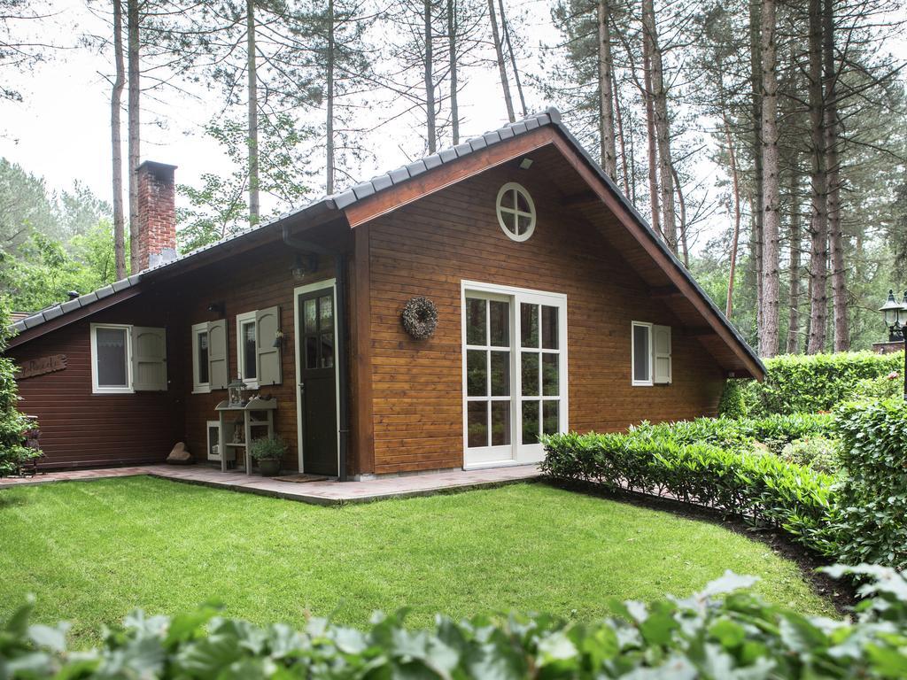 Luxurious Chalet In Oud Turnhout With Large Garden Villa Oud-Turnhout ภายนอก รูปภาพ